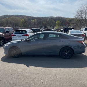 HYUNDAI ELANTRA SEL - 3