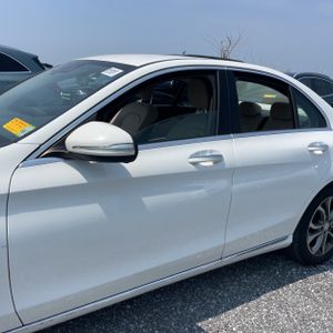 2015 Mercedes-BENZ C-CLASS photo 4
