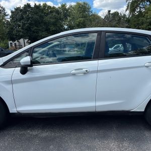 2015 FORD FIESTA S — фото 4