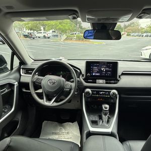 صورة مصغرة 37 لـ 2025 Toyota RAV4 XLE PREMIUM