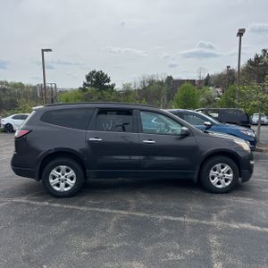 CHEVROLET TRAVERSE LS - 10