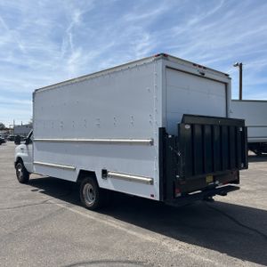 FORD E-350 CUTAWAY - 5
