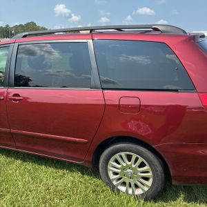 صورة 6 لـ 2010 Toyota SIENNA XLE