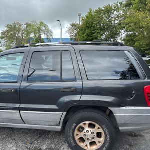 JEEP GRAND CHEROKEE LAREDO - 6