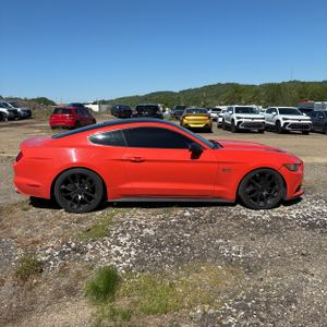 FORD MUSTANG GT - 10