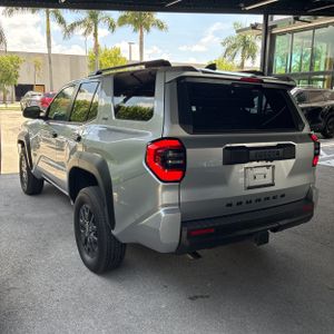 صورة 5 لـ 2025 Toyota 4RUNNER SR5