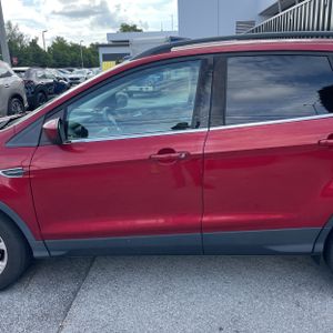 2017 FORD ESCAPE SE — фото 4
