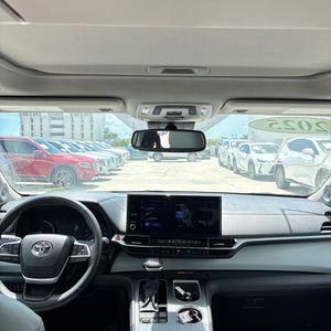 2025 Toyota SIENNA XLE 8-PASSENGER 照片 39