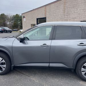 NISSAN ROGUE SV - 4