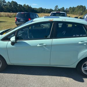2017 FORD FIESTA SE — фото 4