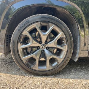 صورة 17 لـ 2025 Lexus TX 500H