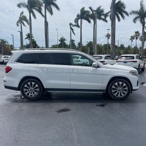 MERCEDES-BENZ GLS - 10