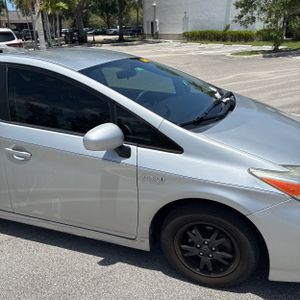 صورة مصغرة 13 لـ 2015 Toyota PRIUS THREE