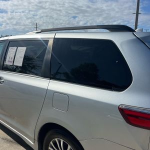 2020 Toyota SIENNA XLE 8-PASSENGER 照片 6