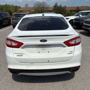 FORD FUSION SE - 7