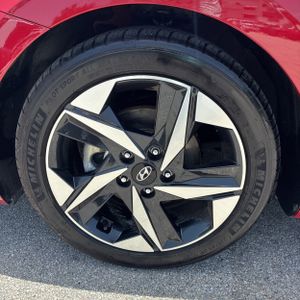 2022 Hyundai ELANTRA LIMITED 缩略图 17
