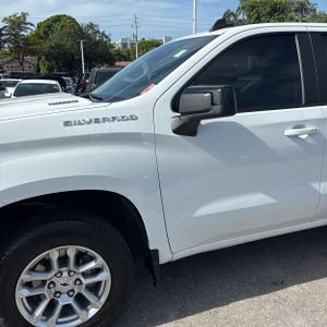 2025 Chevrolet SILVERADO 1500 RST 照片 2