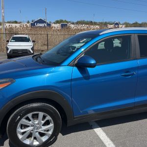 HYUNDAI TUCSON VALUE - 2