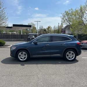 MERCEDES-BENZ GLA - 3