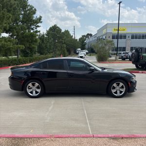 صورة 10 لـ 2017 Dodge CHARGER SXT