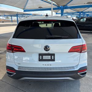 صورة 7 لـ 2024 Volkswagen TAOS SE