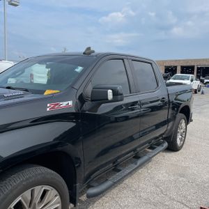 صورة 2 لـ 2020 Chevrolet SILVERADO 1500 RST