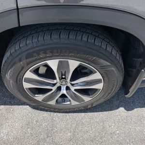 2023 Toyota HIGHLANDER XLE thumbnail 18
