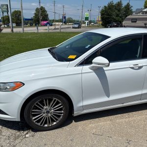 FORD FUSION SE - 2