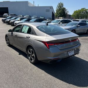 2023 Hyundai ELANTRA LIMITED 照片 5