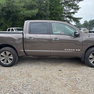 2019 Nissan TITAN SV — фото 11