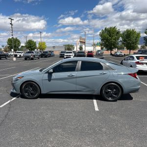 HYUNDAI ELANTRA SEL - 3