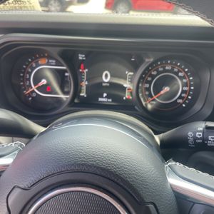 2025 JEEP WRANGLER SAHARA — миниатюра 39