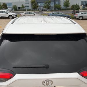 صورة مصغرة 16 لـ 2022 Toyota RAV4 LE