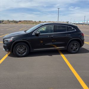 MERCEDES-BENZ GLA - 3