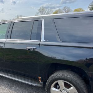 CHEVROLET SUBURBAN LT - 6