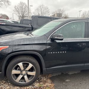 Chevrolet Traverse LT Leather - 2