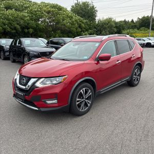 2017 Nissan ROGUE SL 照片 1