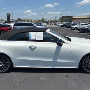 صورة 9 لـ 2023 Mercedes-BENZ E-CLASS