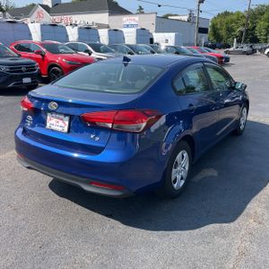 2018 KIA FORTE LX — фото 8