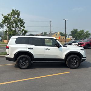 صورة 10 لـ 2025 Lexus GX 550 OVERTRAIL