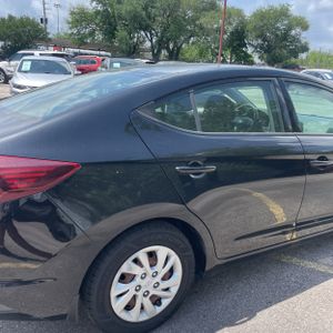 HYUNDAI ELANTRA SE - 9