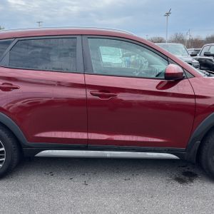 HYUNDAI TUCSON SEL - 9