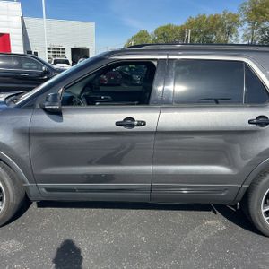 FORD EXPLORER SPORT - 4
