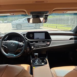 صورة مصغرة 37 لـ 2025 Lexus ES 350 BASE