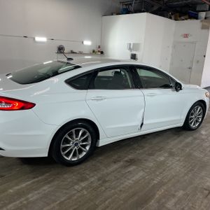 FORD FUSION SE - 10