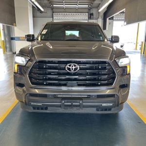 صورة مصغرة 14 لـ 2026 Toyota SEQUOIA SR5
