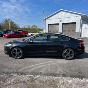 FORD FUSION SE - 3
