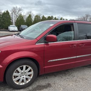 CHRYSLER TOWN AND COUNTRY TOURING - 2