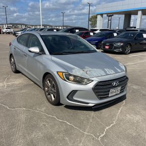 صورة 12 لـ 2017 Hyundai ELANTRA LIMITED
