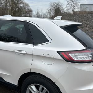 FORD EDGE SEL - 6